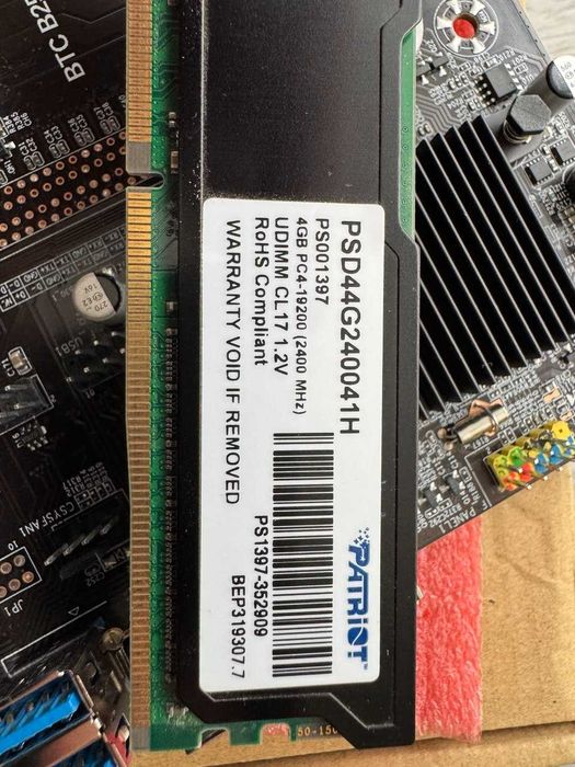 Материнська плата BTC B250C + процесор Intel G4400 3.30GHZ + оперативна пам'ять DDR4 4GB + кулер
