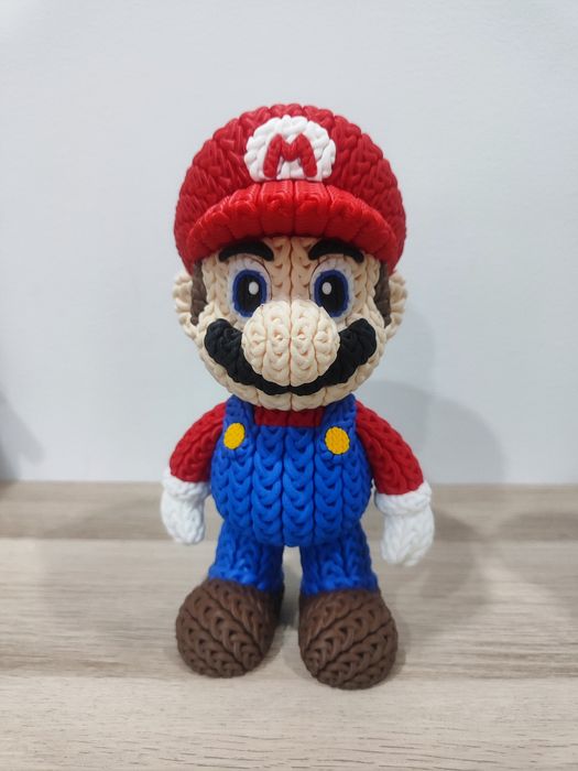 Mario em efeito crochê e cabeça rotativa - Nintendo