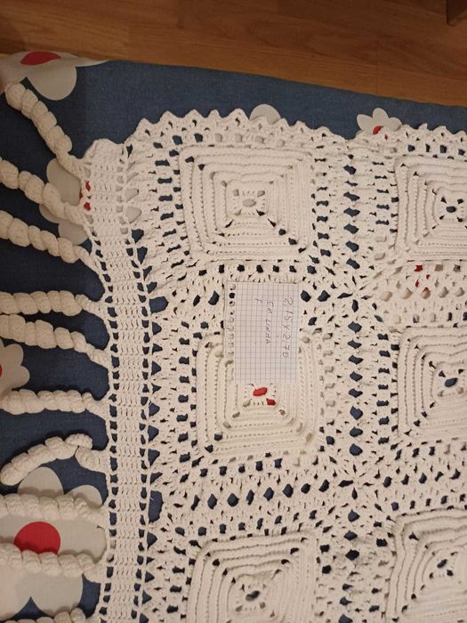 Colcha bordada para cama de casal