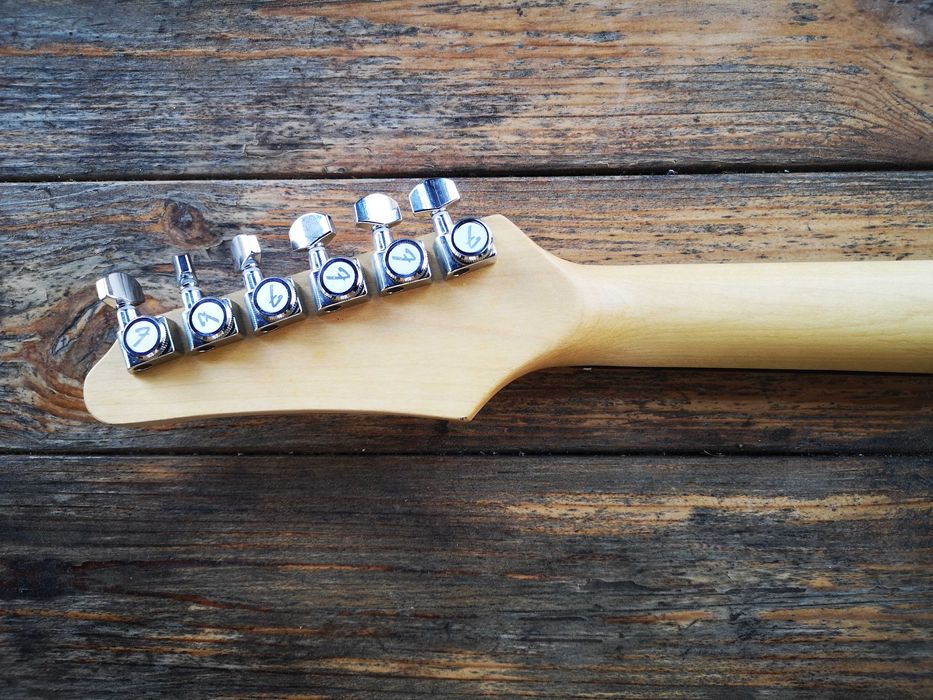 Ibanez AZ 2204 (réplica custom made)