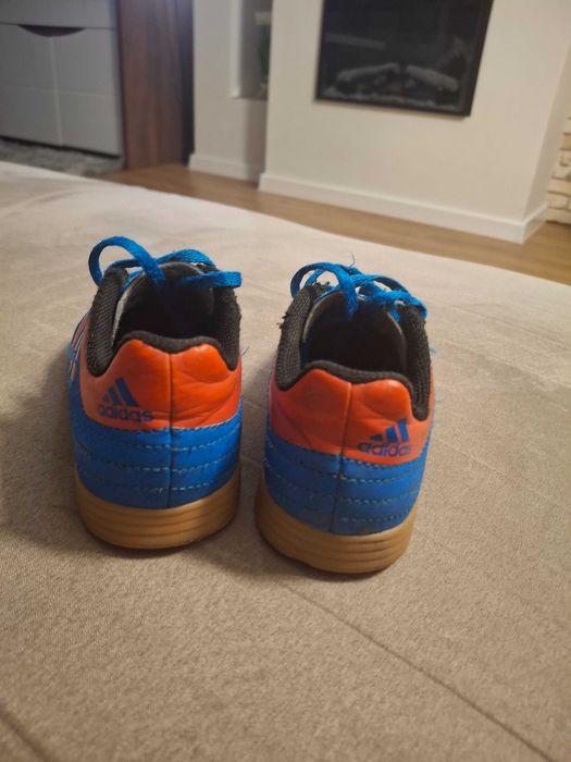 Buty halówki adidas r. 28