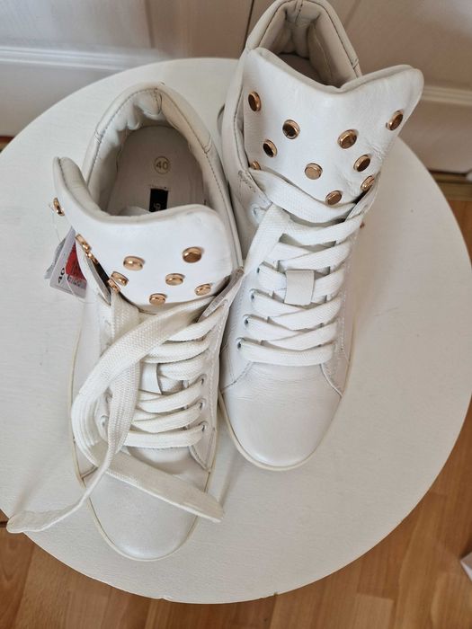 sprzedam nowe sneakersy damskie  Gino Rossi