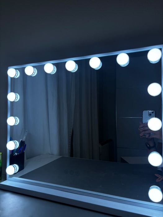Espelho de maquilhagem com luzes