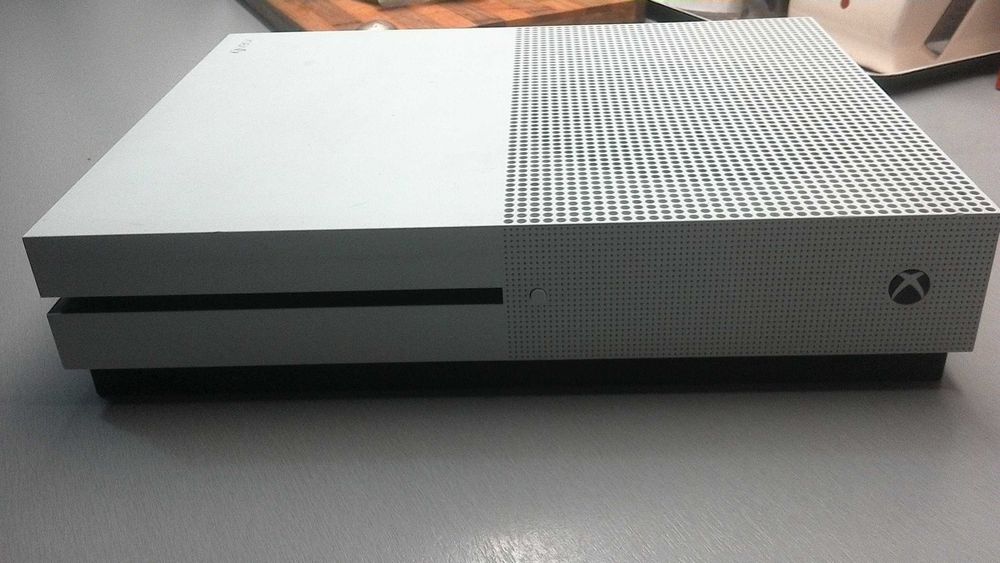 Sprzedam Konsole do gier Xbox One  S