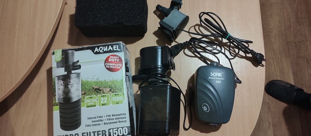 Внутрішні фільтри та компресор для аква