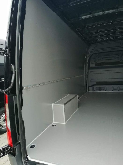 Mercedes Sprinter L3H2 Profesjonalne zabudowy samochodów dostawczych