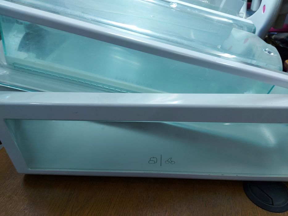 Ariston części do lodówki