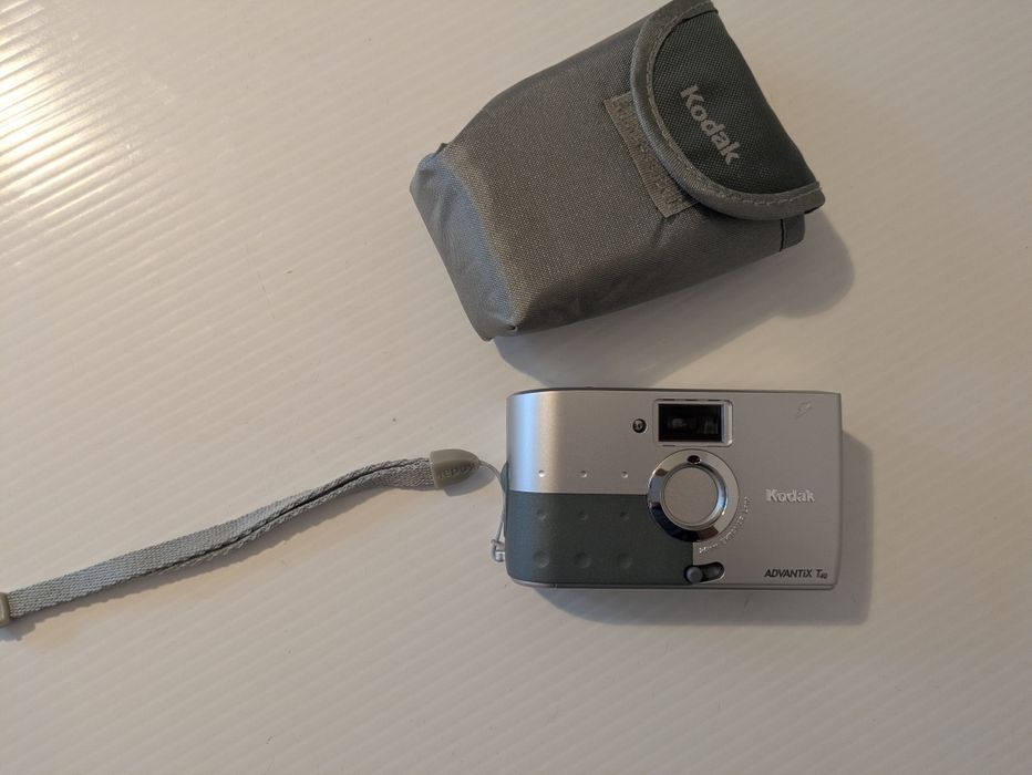 Kamera "Kodak", w bardzo dobrym stanie. Pozdrawiam.