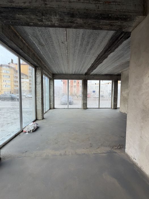 Продаж комерції новобудова