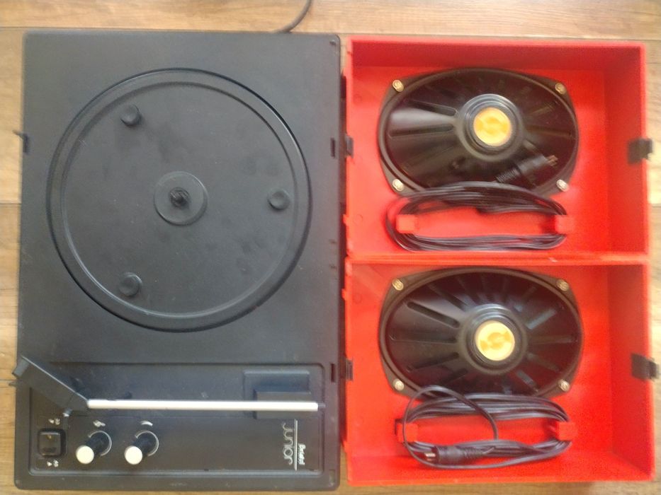 Gramofon UNITRA Bistrol Junior.