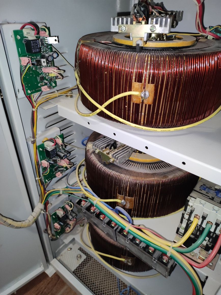 Трехфазный стабилизатор напряжения Rucelf SDV-3-30000: 55 000 грн ...