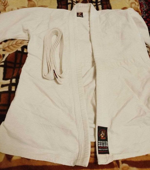 Кимоно для занятий дзюдо размера М без штанов