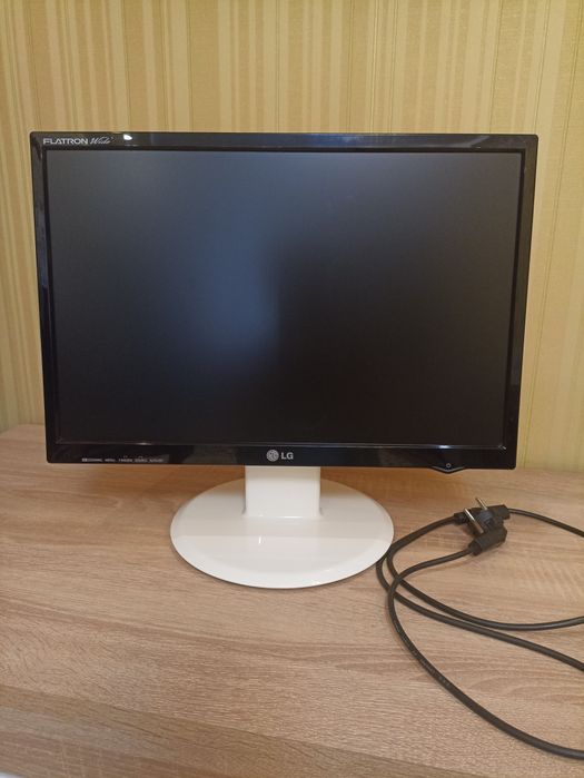 Продам монитор в шикарном состоянии