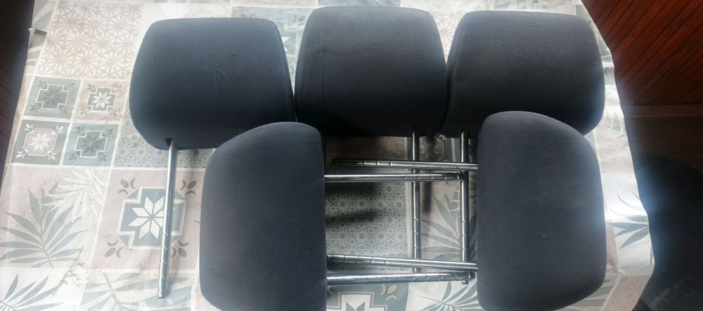 Продам підголовники шкода тур в хорошому стані