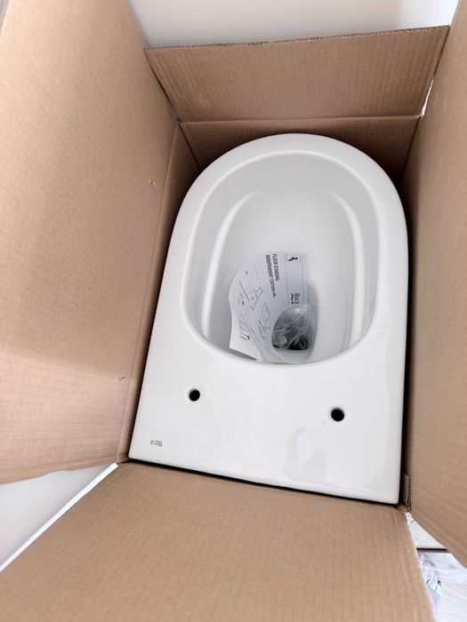 WC ROCA Rimless z deską.