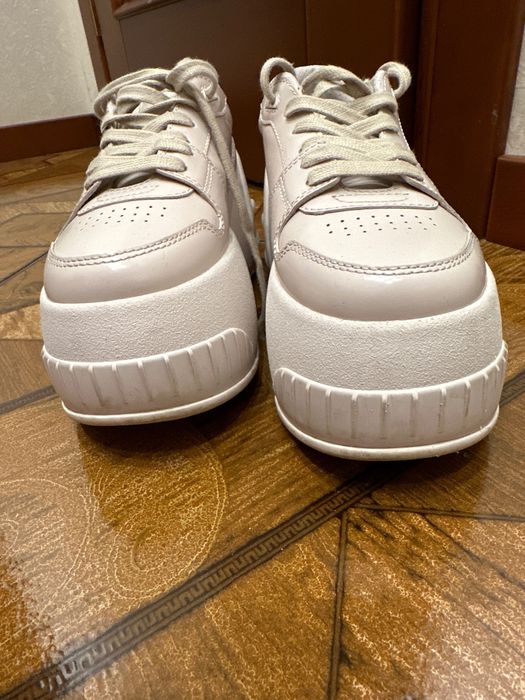 Кросівки жіночі Fendi оригінал розмір 37.5-38