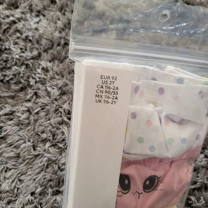 Нові трусикм H&M 92р на дівчинку