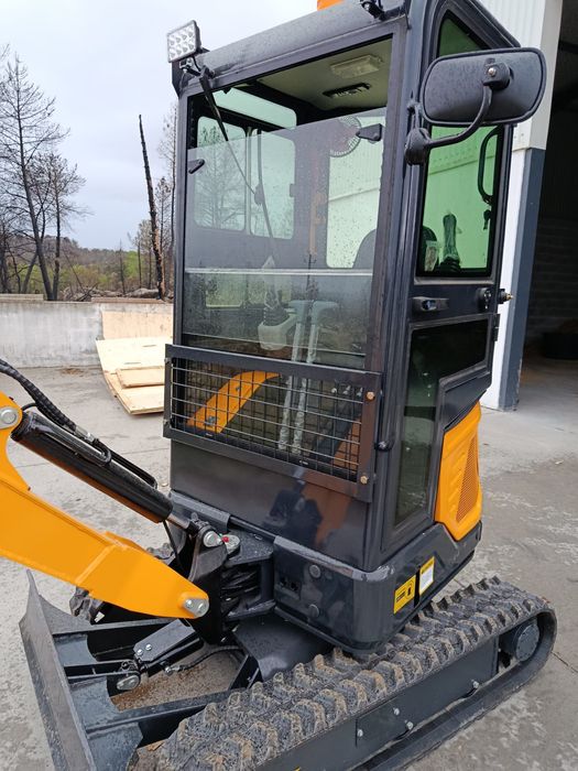 Mini Giratória Nova