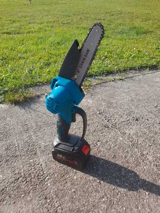 Piła elektryczna akumulatorowa łańcuchowa walizka okulary rękawiczki