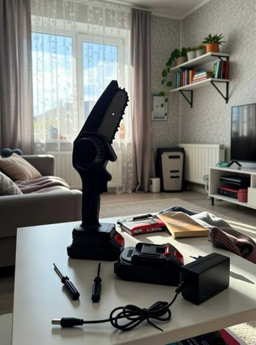 Електропила ланцюгова 24В з 2 акумуляторами для обрізки