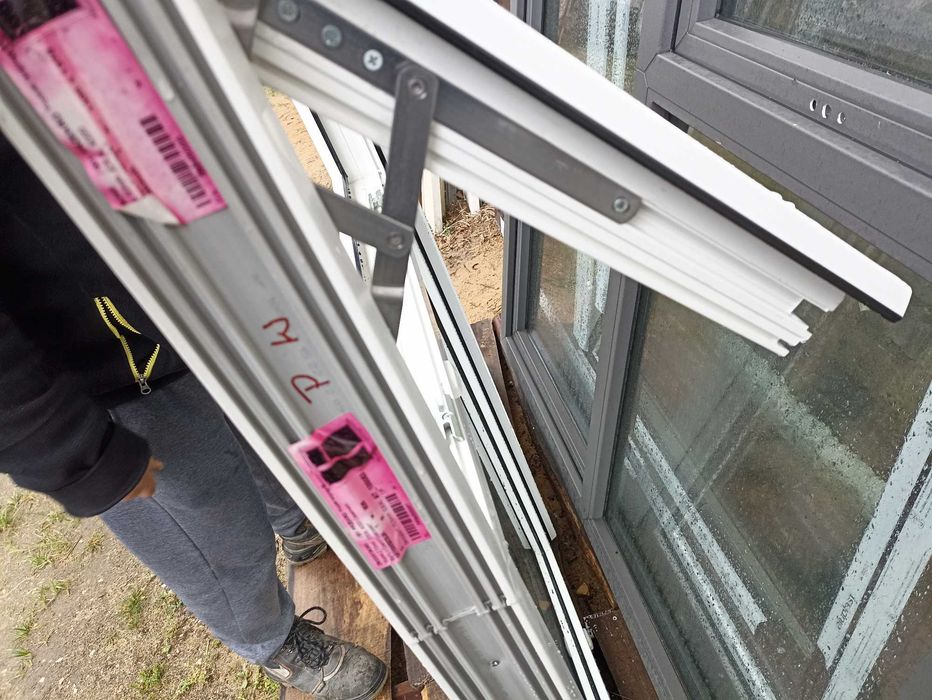 Okno pcv 140/137 białe na zewnątrz otwierane