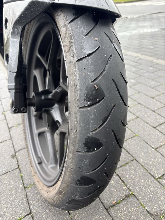 Mota Hyosung Desportiva 250cc + acessórios