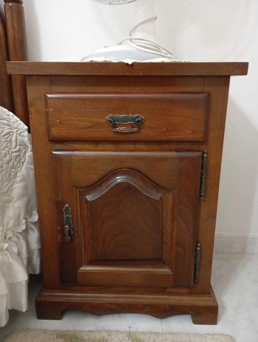 Mobilia de quarto de casal em mogno