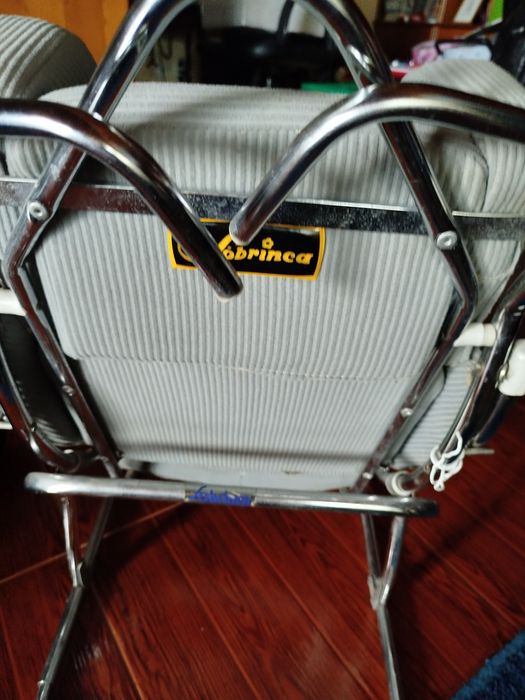 Cadeira de bebê para estar à nossa beira