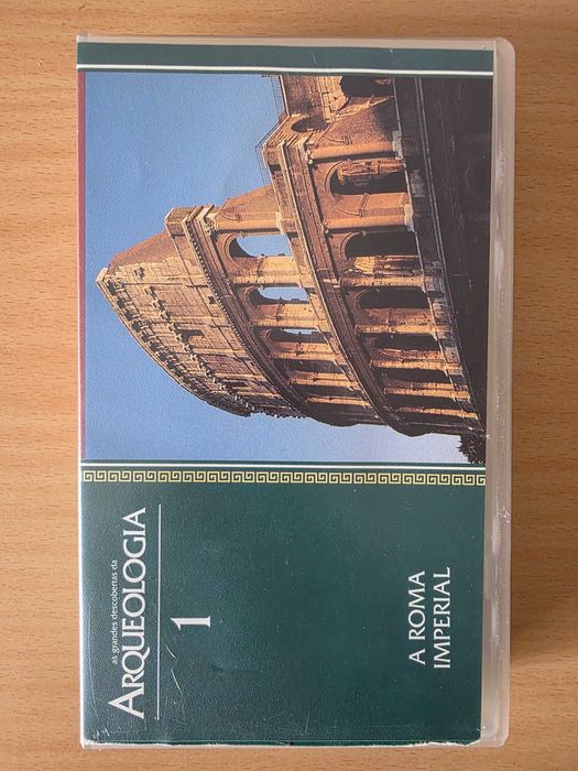 Cassete VHS com o documentário "A Roma Imperial"