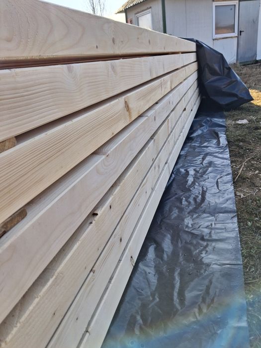 Kantówka strugana heblowana suszona.  Drewno konstrukcyjne.