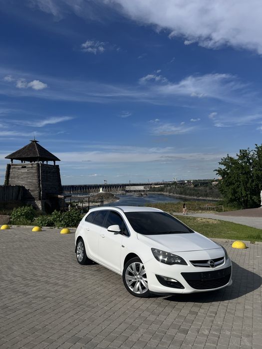 Продам opel astra j