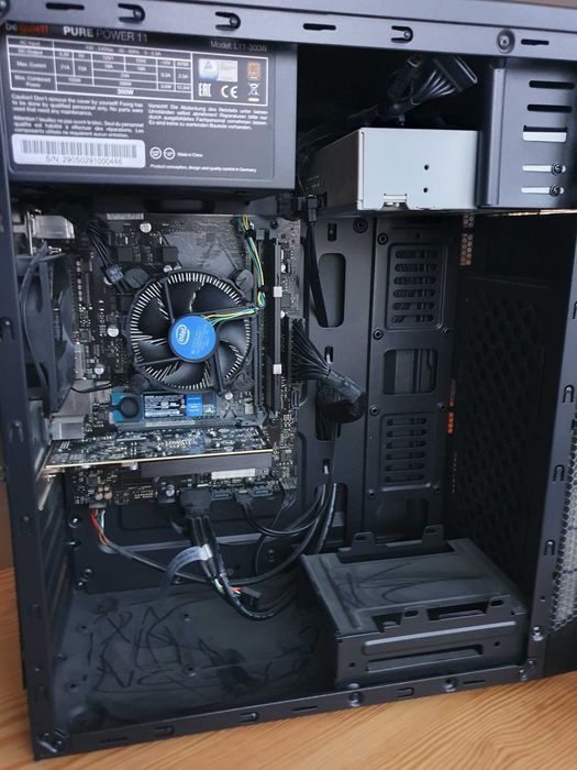 Komputer 
Intel Core i3-9100F