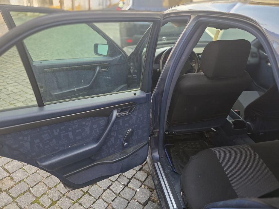 Mercedes Benz 2500TD