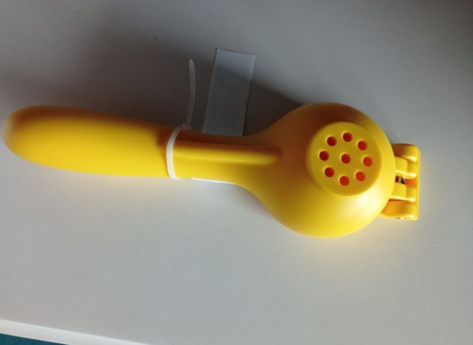 Nowa ręczna wyciskarka do cytrusów Ikea LATTMOSAD