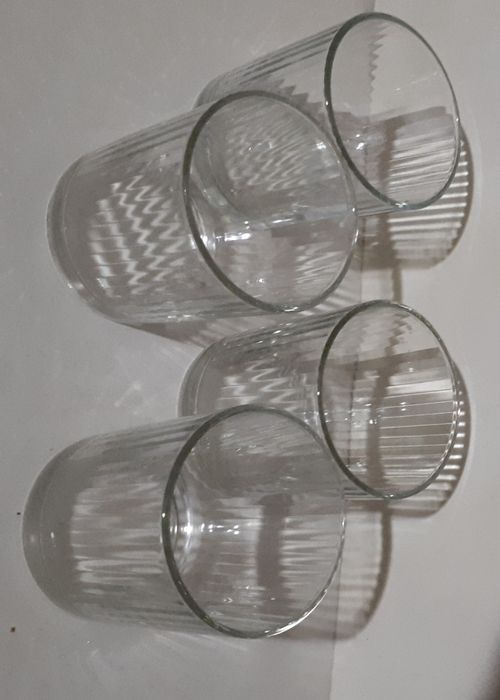 Бокалы, стаканы,кружки, тарелки и т.д. разное кухонное.