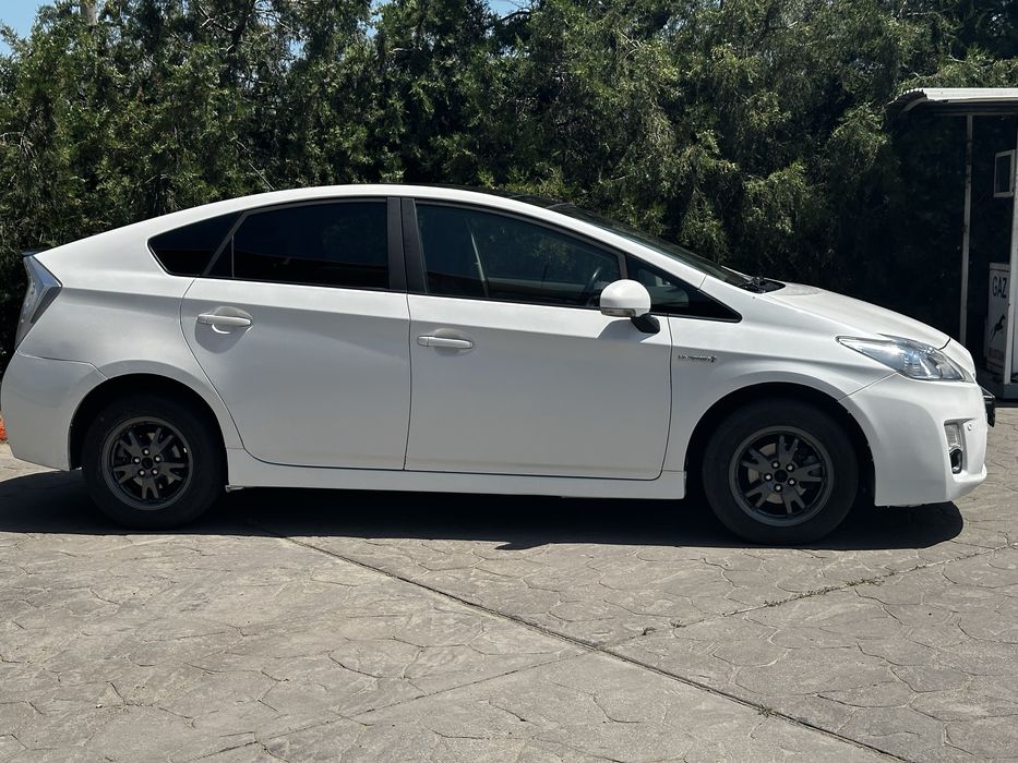 Продам Toyota Prius