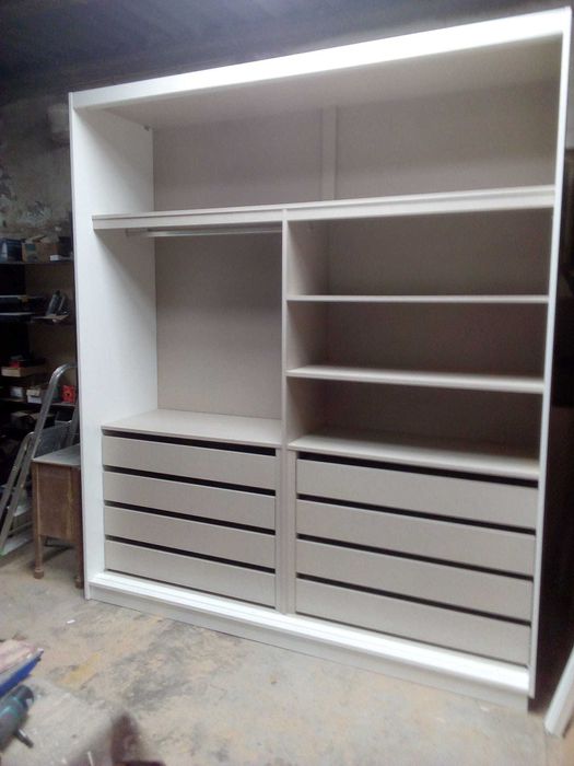 Construção roupeiros65565655977858122