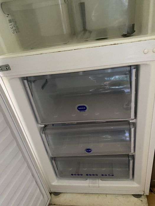 Холодильник Whirpool