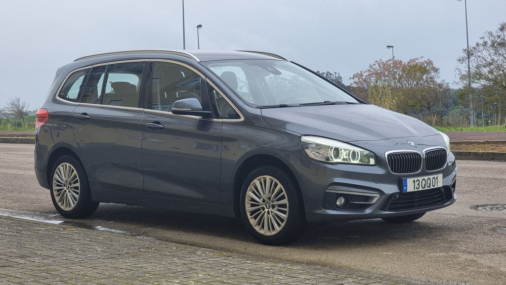 BMW 216d Grand Tourer (7 lugares) (148 mil km)