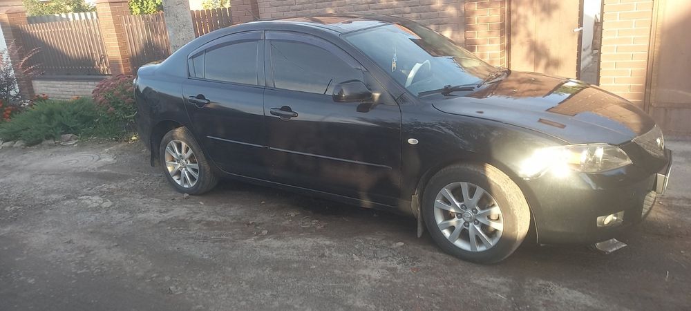 Продам автомобиль Mazda 3
