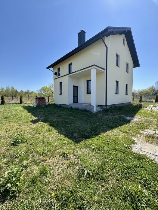 Продаж окремого будинку в Конопниці