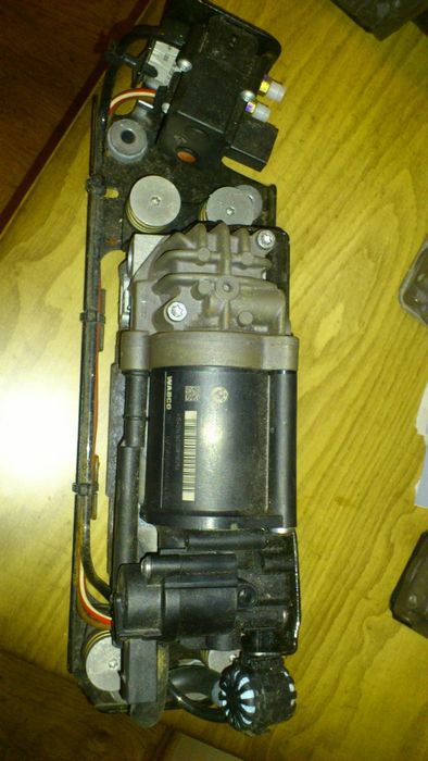BMW kompresor pompa sprezarka zawieszenia pneumatycznego 5 520D 525D 530D F11 F10 F07 GT NIVO E39 E61 E60 G31 G30 X5 e70 e53 F15 X6 e71 F16 X7 550M