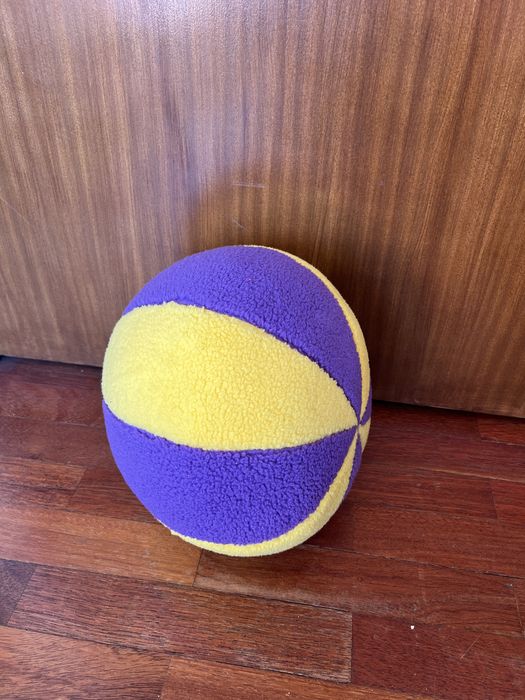 Bola lakers almofada