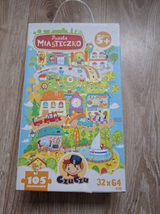 Puzzle Czuczu miasteczko 5 +. 105 elementów.