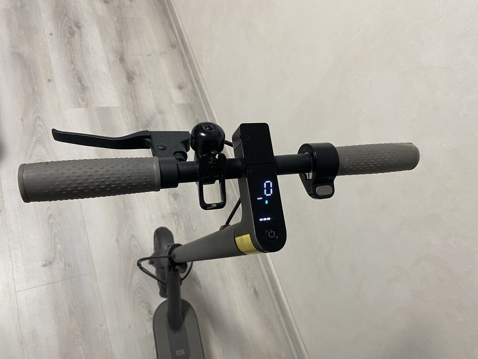 Електро самокат Xiaomi Mi Electric Scooter 1S