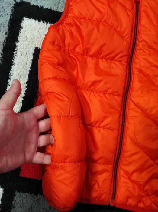 Тепла,фірмова,демі жилетка для хлопчика 8-9 р-Name it