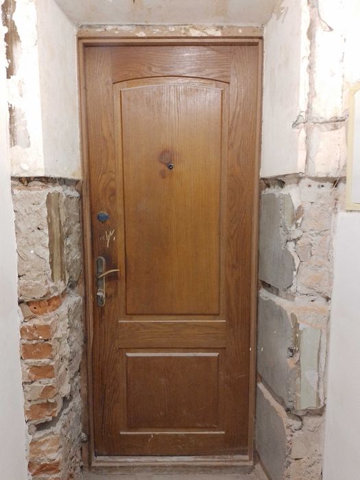 Продам двери входные