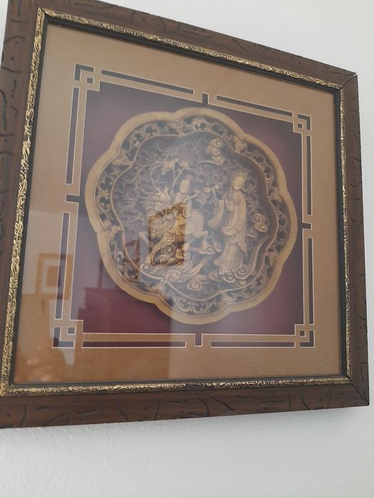 Quadro com base em bordaux