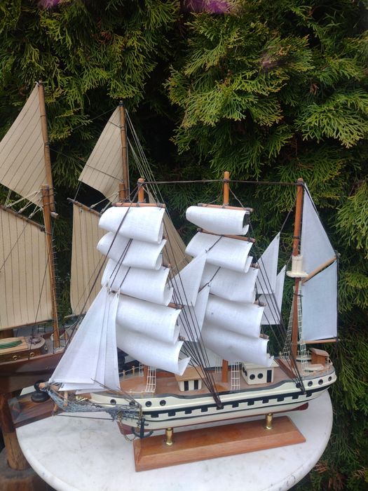 Żaglowiec drewniany model  63 x 55