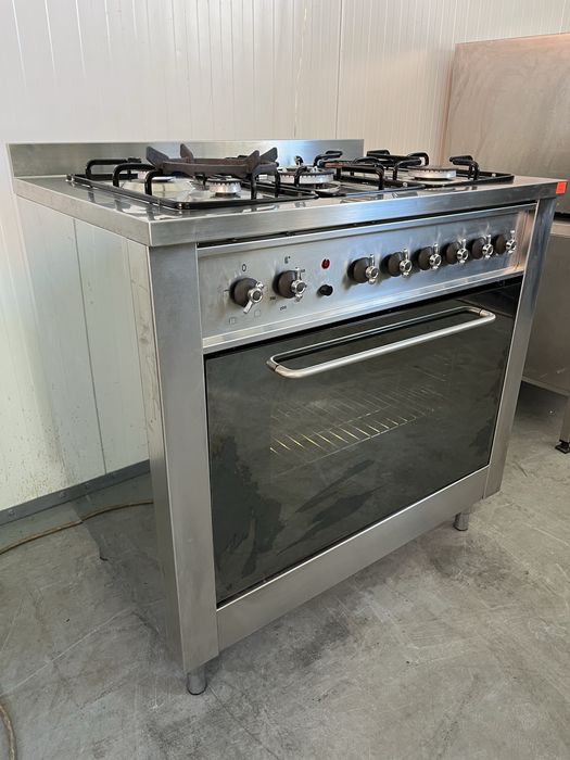 Професійна газова плита Indesit
